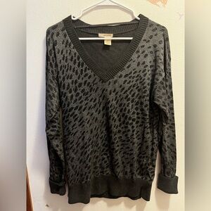 DKNY Jeans Size Medium Shimmery Animal Print V-Neck Grey/Black Sweater